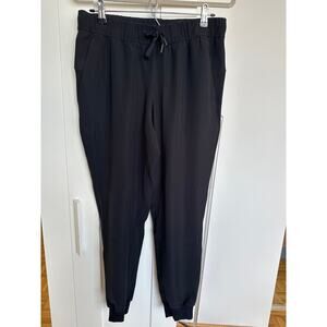 Lululemon Women's Black On the Fly Jogger *Luxtreme, Size 8, NWOT
